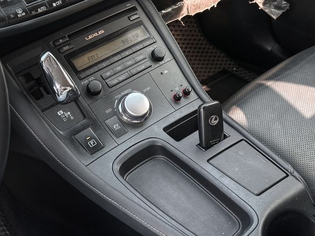 LEXUS凌志 CT200H  第11張相片