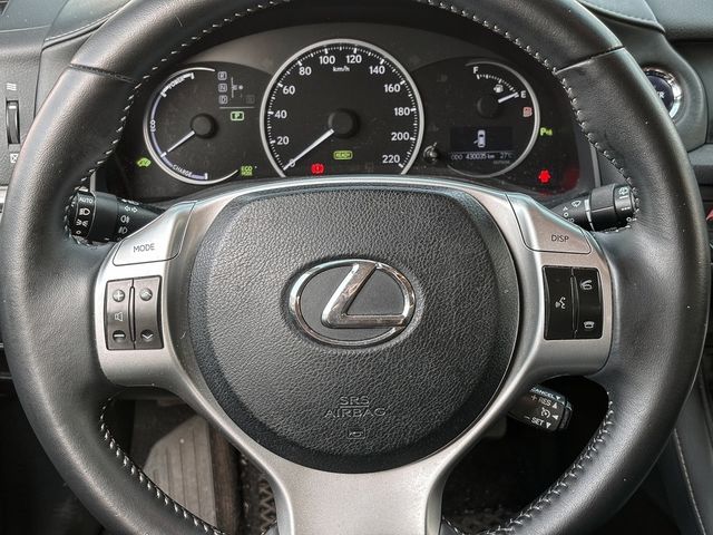 LEXUS凌志 CT200H  第17張相片