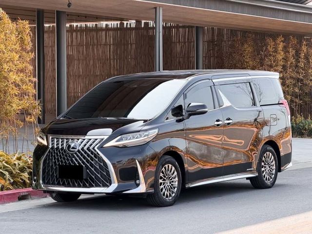 LEXUS凌志 LM300H  第1張相片