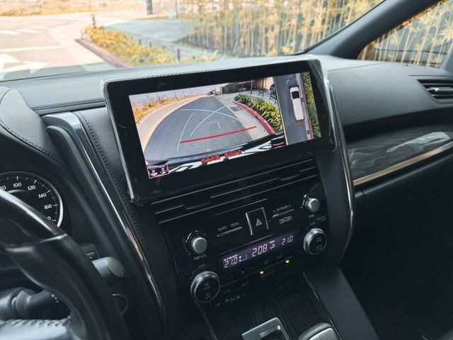 LEXUS凌志 LM300H  第9張相片