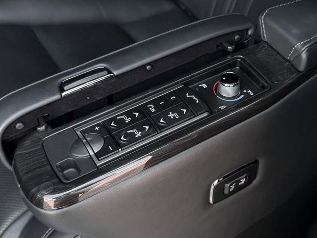 LEXUS凌志 LM300H  第15張相片