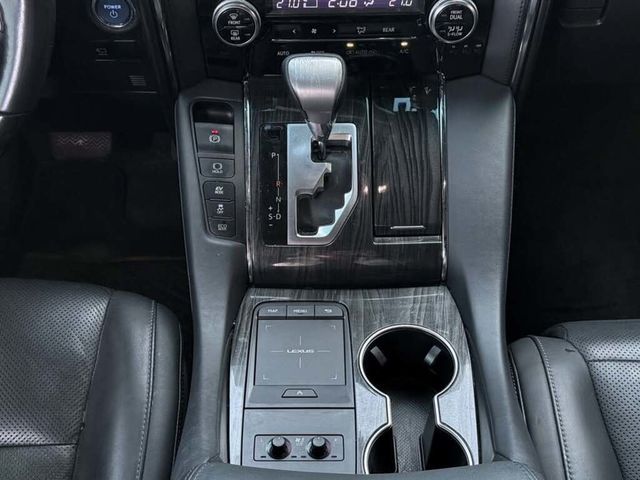 LEXUS凌志 LM300H  第17張相片