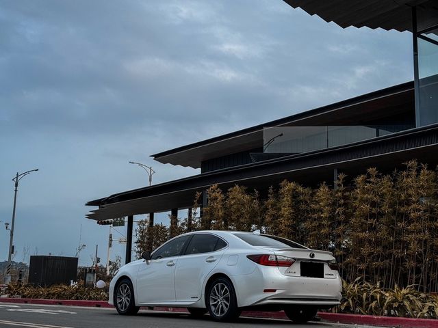 LEXUS凌志 ES300H  第5張相片