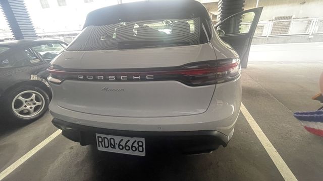 PORSCHE保時捷 MACAN  第3張相片