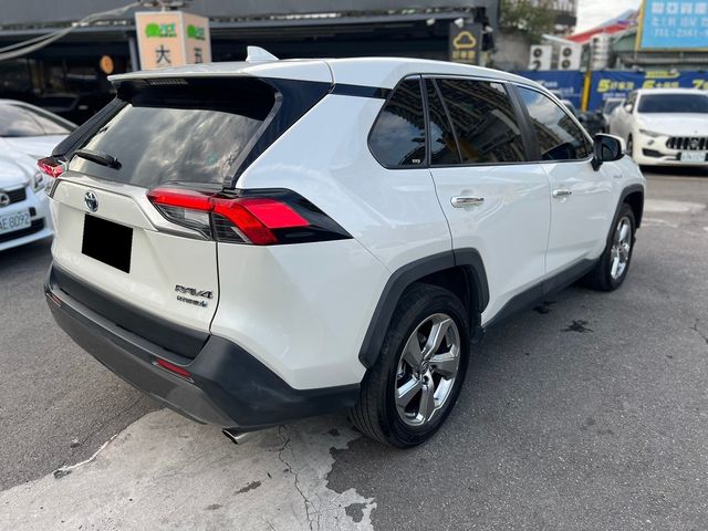 TOYOTA豐田 RAV4  第3張相片