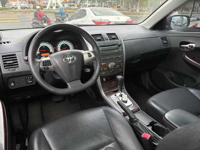 TOYOTA豐田 ALTIS  第5張相片
