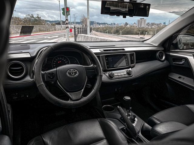 TOYOTA豐田 RAV4  第9張相片