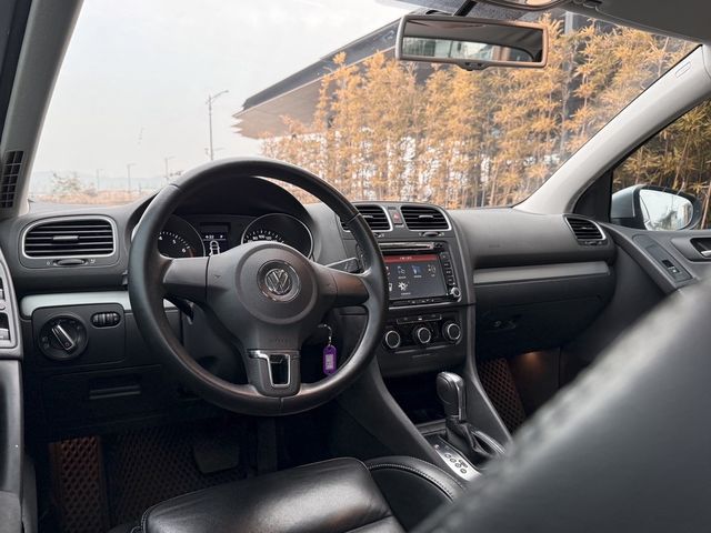 VOLKSWAGEN福斯 GOLF  第9張相片