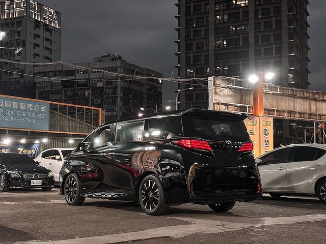 TOYOTA豐田 ALPHARD  第2張相片