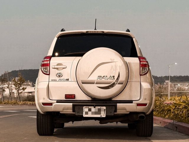 TOYOTA豐田 RAV4  第4張相片