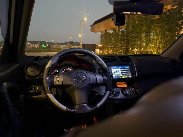 TOYOTA豐田 RAV4  第5張相片