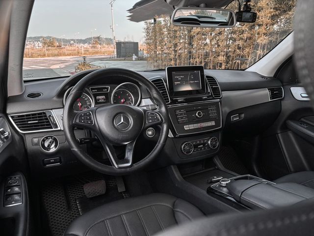 M-BENZ賓士 GLE 250D  第5張相片