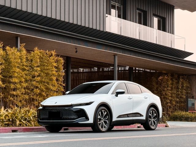 TOYOTA豐田 CROWN  第1張相片