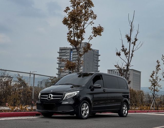 M-BENZ賓士 V220 D  第1張相片
