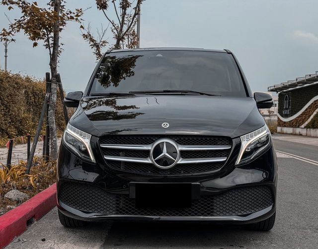 M-BENZ賓士 V220 D  第2張相片