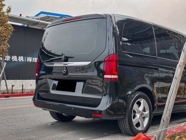 M-BENZ賓士 V220 D  第4張相片