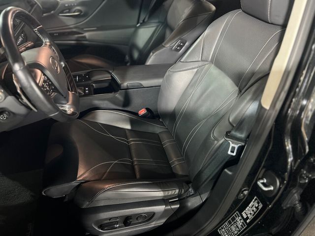 LEXUS凌志 ES300H  第7張相片