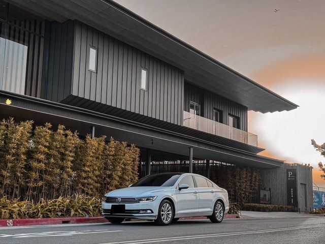 VOLKSWAGEN福斯 PASSAT  第1張相片