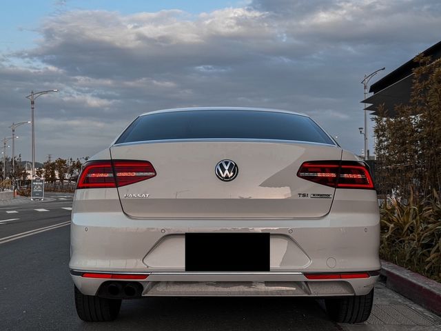 VOLKSWAGEN福斯 PASSAT  第4張相片