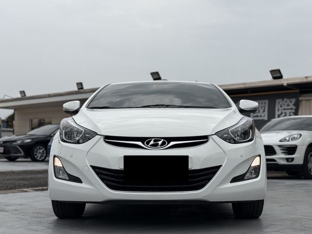 HYUNDAI現代 ELANTRA  第3張相片