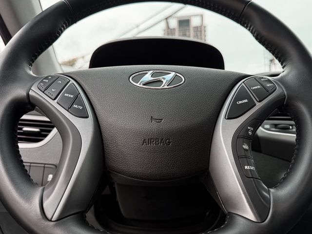 HYUNDAI現代 ELANTRA  第8張相片