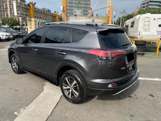 TOYOTA豐田 RAV4  第3張相片