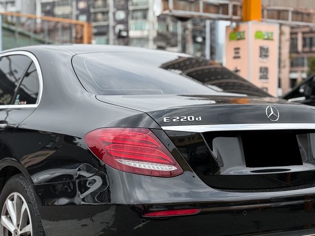 M-BENZ賓士 E220D  第4張相片