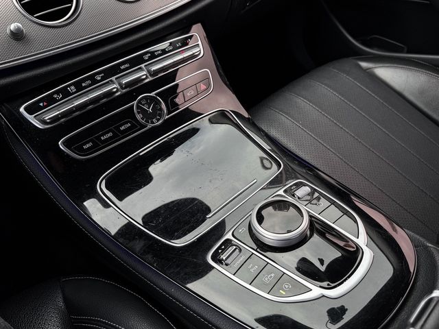 M-BENZ賓士 E220D  第8張相片