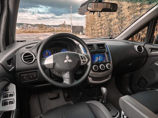 MITSUBISHI三菱 COLT PLUS  第3張相片