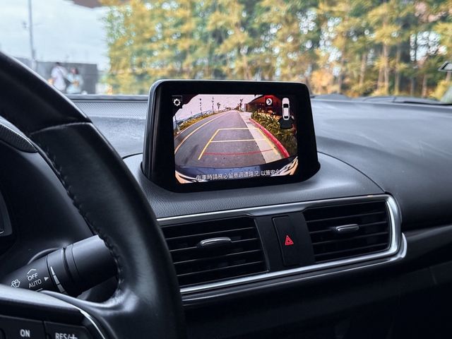 MAZDA馬自達 MAZDA 3  第4張相片