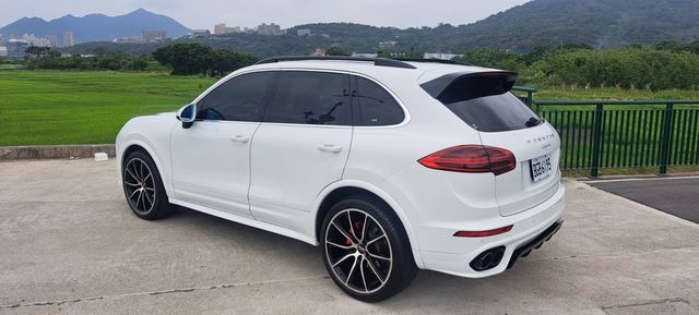 PORSCHE保時捷 CAYENNE  第4張相片