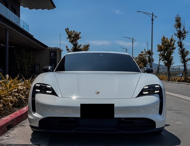 PORSCHE保時捷 TAYCAN  第3張相片