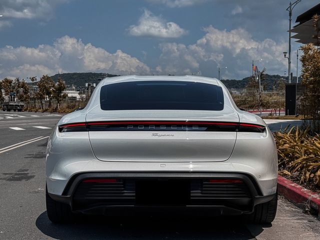 PORSCHE保時捷 TAYCAN  第6張相片