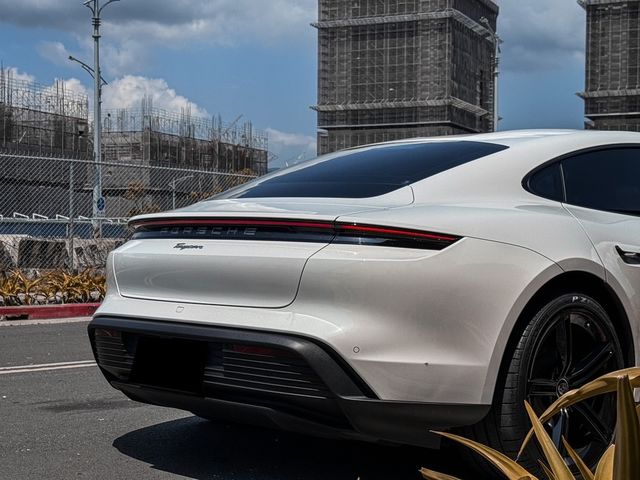PORSCHE保時捷 TAYCAN  第7張相片