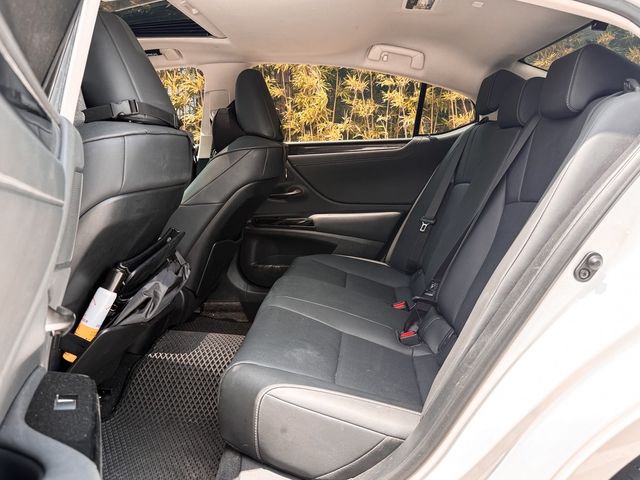 LEXUS凌志 ES200  第8張相片