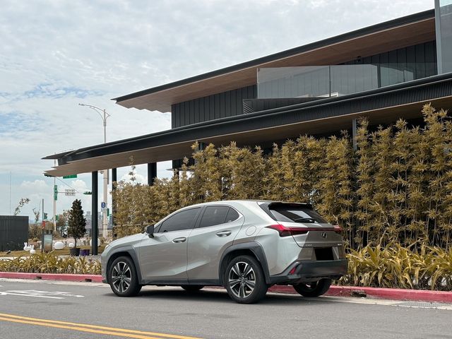 LEXUS凌志 UX200  第2張相片
