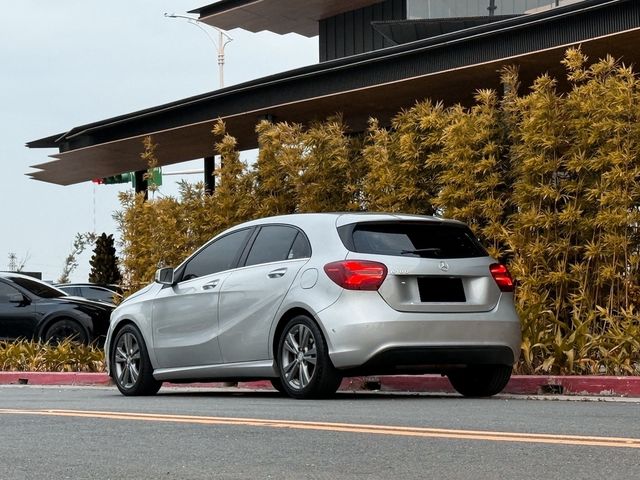 M-BENZ賓士 A180  第3張相片