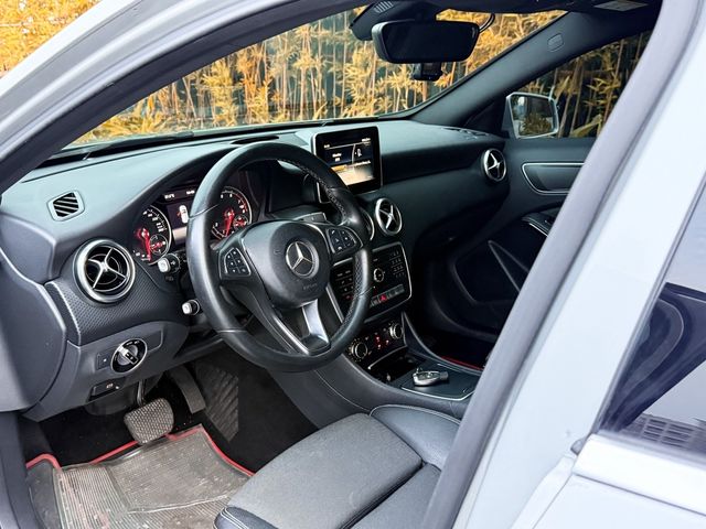 M-BENZ賓士 A180  第5張相片