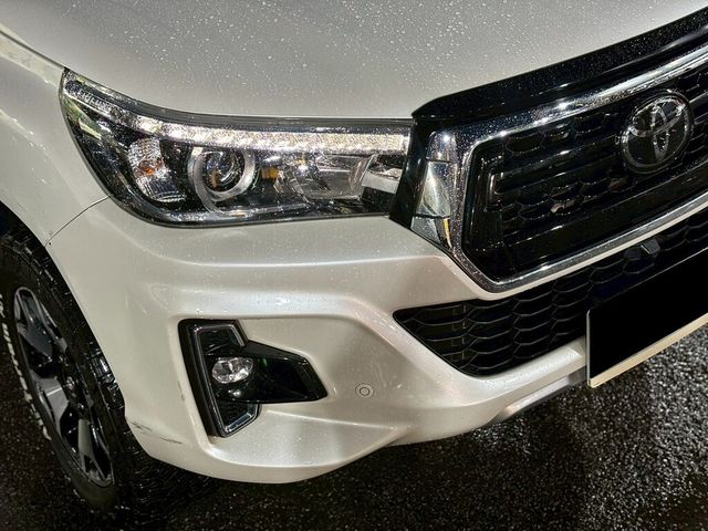 TOYOTA豐田 HILUX  第2張相片