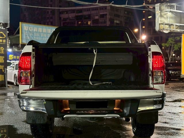 TOYOTA豐田 HILUX  第4張相片