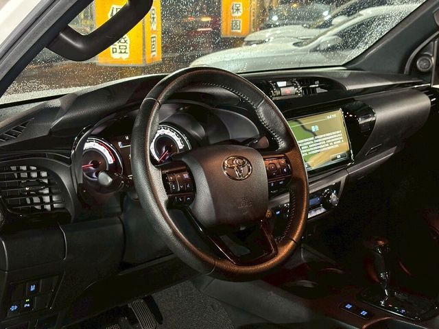 TOYOTA豐田 HILUX  第5張相片