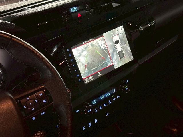 TOYOTA豐田 HILUX  第9張相片