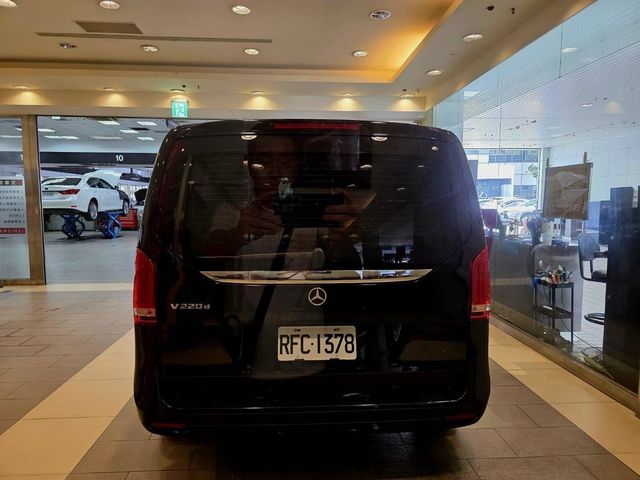 M-BENZ賓士 V220 D  第3張相片