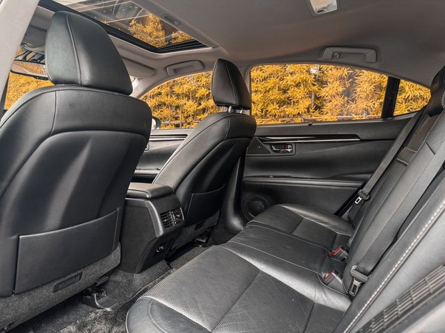 LEXUS凌志 ES300H  第5張相片