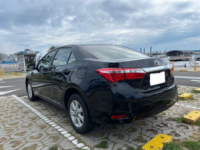 TOYOTA豐田 ALTIS  第2張相片