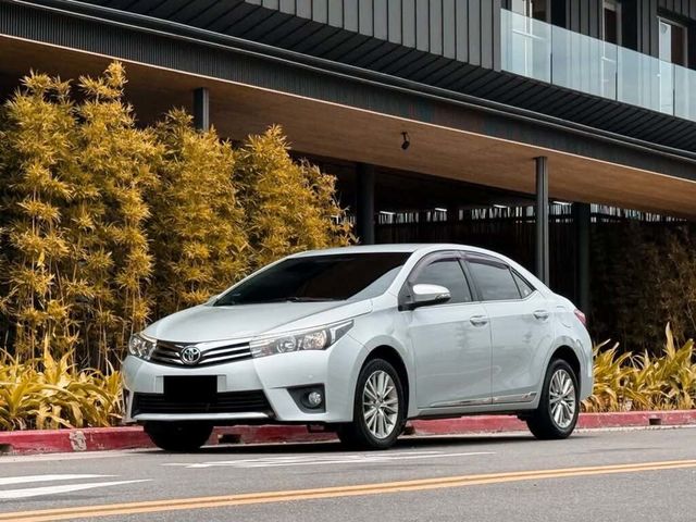 TOYOTA豐田 ALTIS  第1張相片