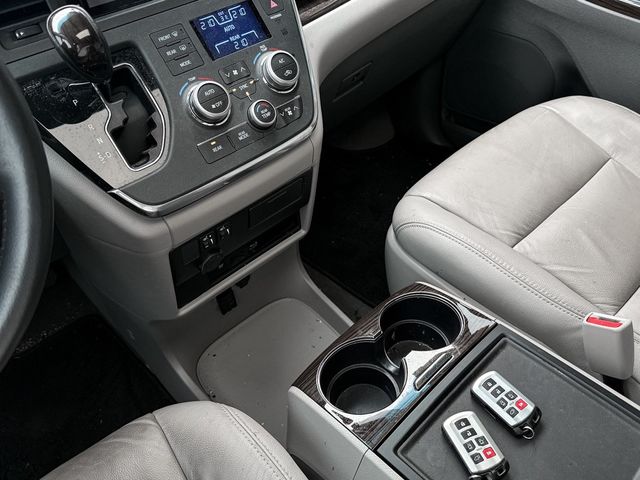 TOYOTA豐田 SIENNA  第8張相片