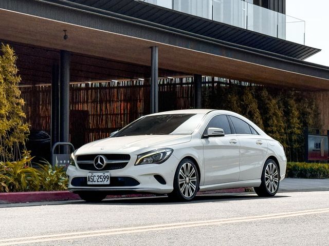 M-BENZ賓士 CLA200  第1張相片