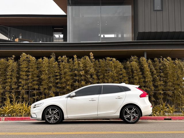 VOLVO富豪 V40  第3張相片