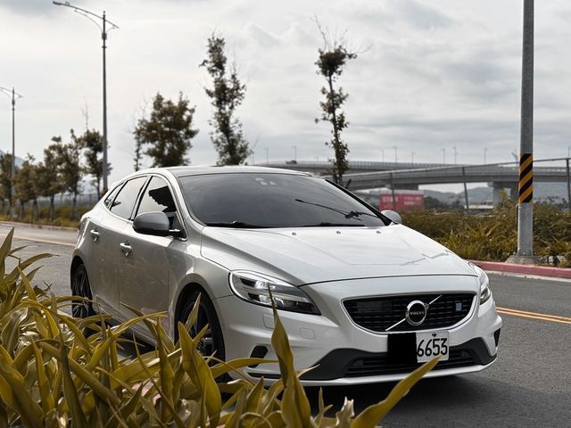 VOLVO富豪 V40  第4張相片